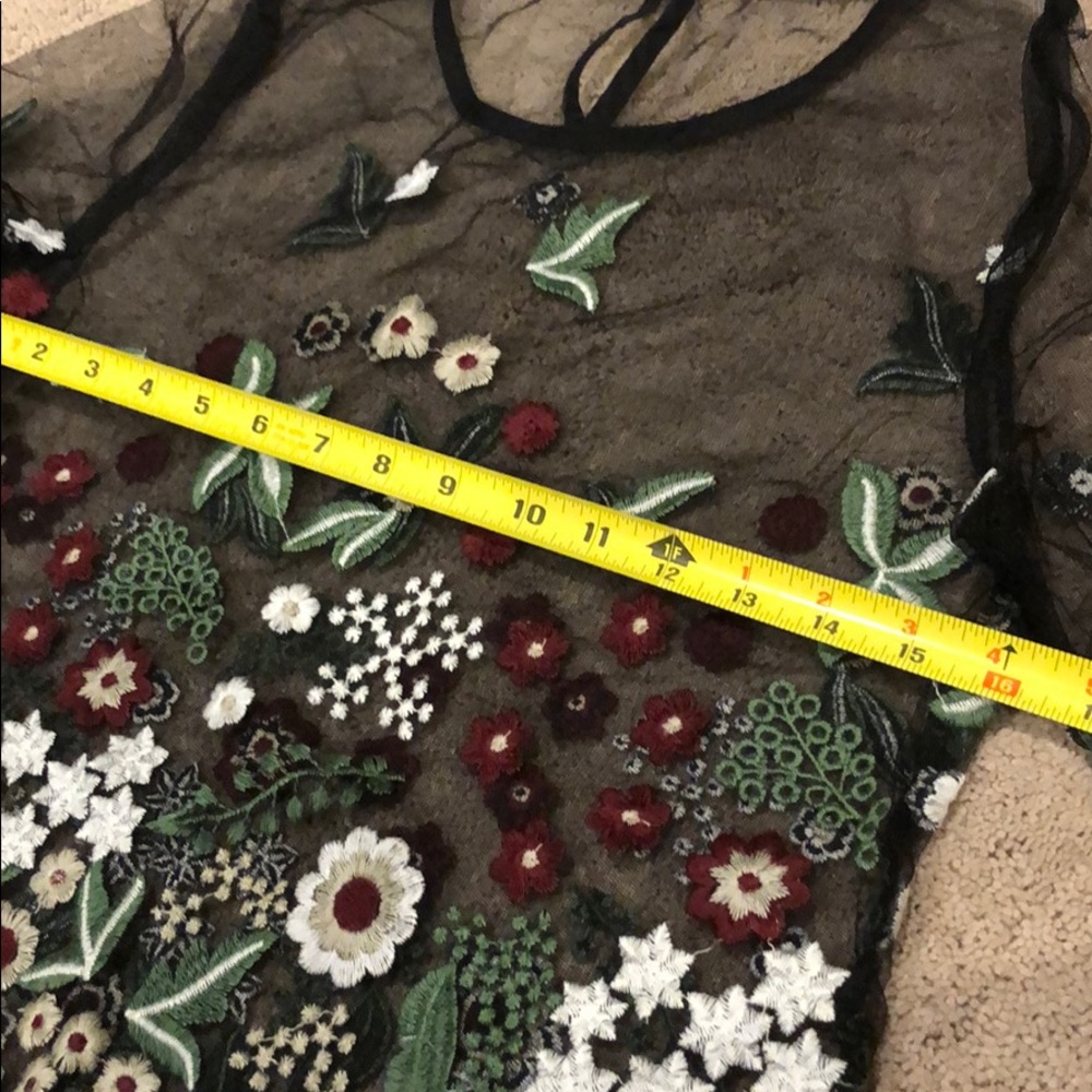 🔆Gorgeous Shein embroidered top, size Small, NEW - Picture 7 of 8